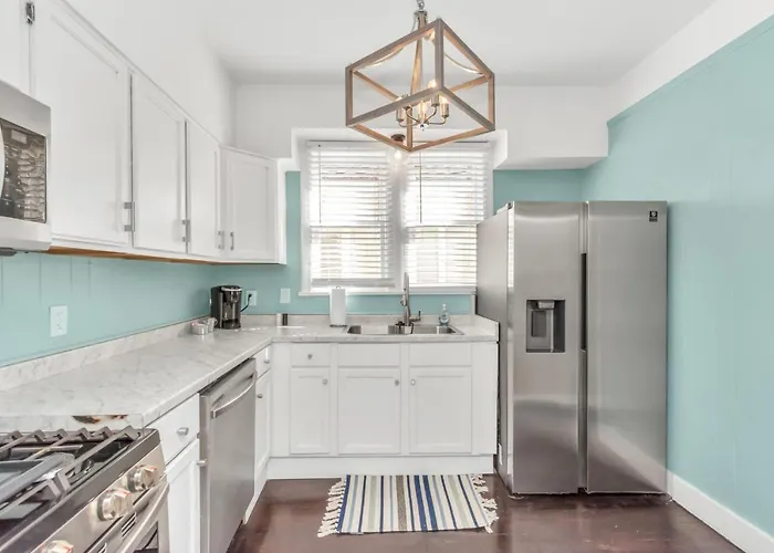 Cozy Historic Galveston House-8 Min Walk To Beach!