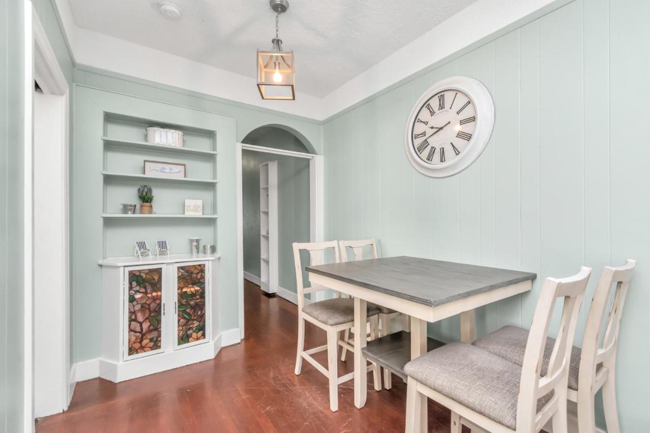 Holiday home Cozy Historic House-8 Min Walk To Beach! Galveston