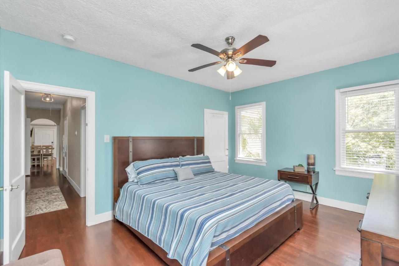 Cozy Historic House-8 Min Walk To Beach!