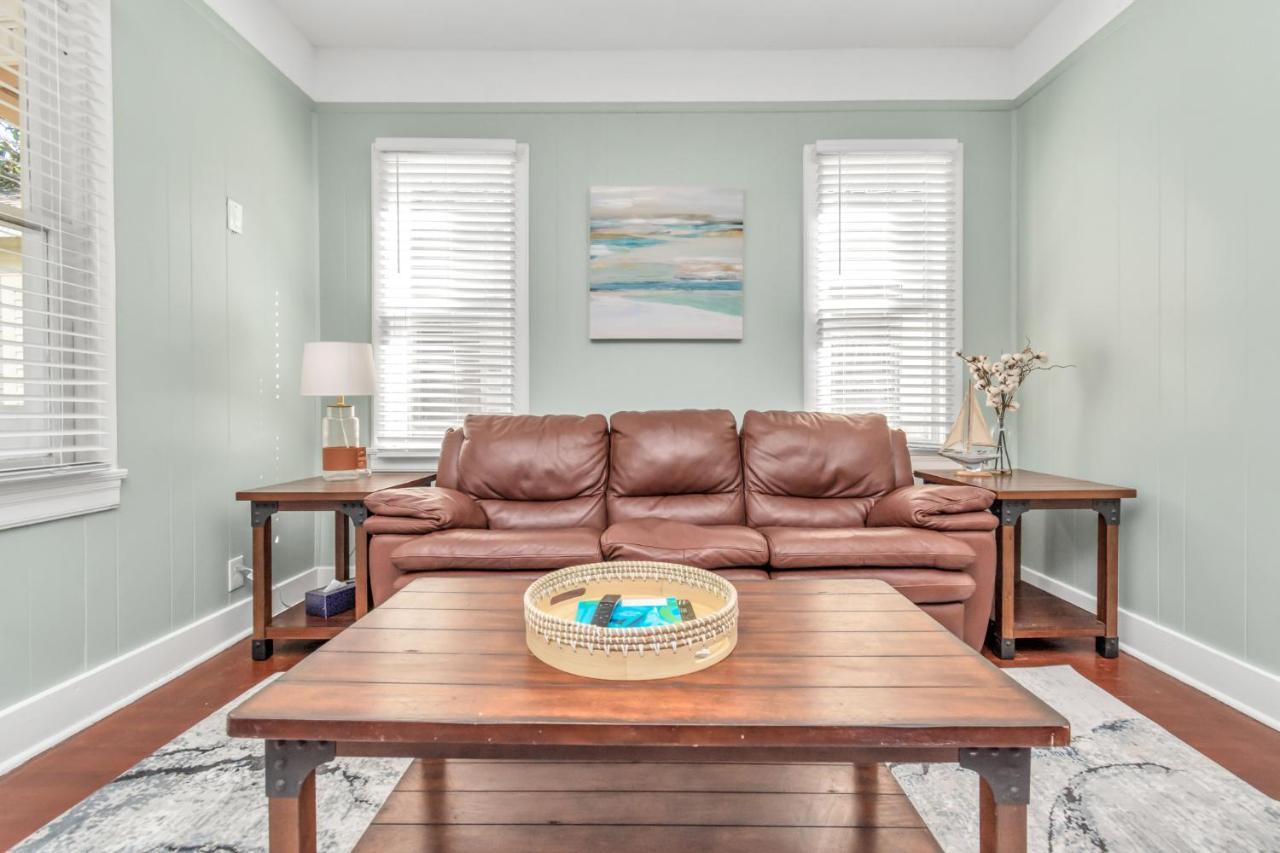 Cozy Historic House-8 Min Walk To Beach!